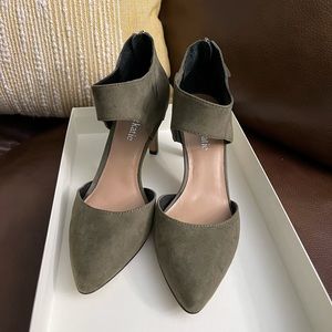 Kelly & Katie Pump (NWOB) Size 6